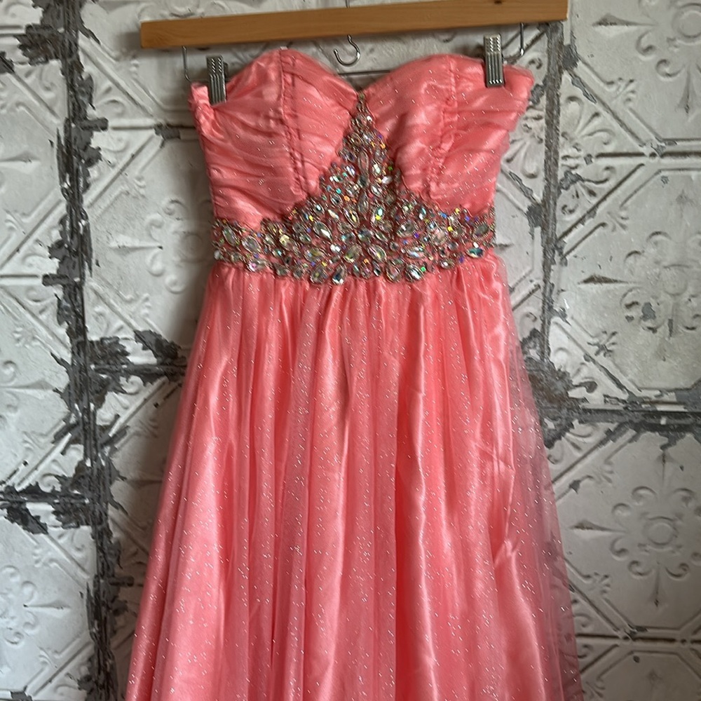 Elegant Pink Strapless sparkly prom dress Gown - Picture 3 of 9